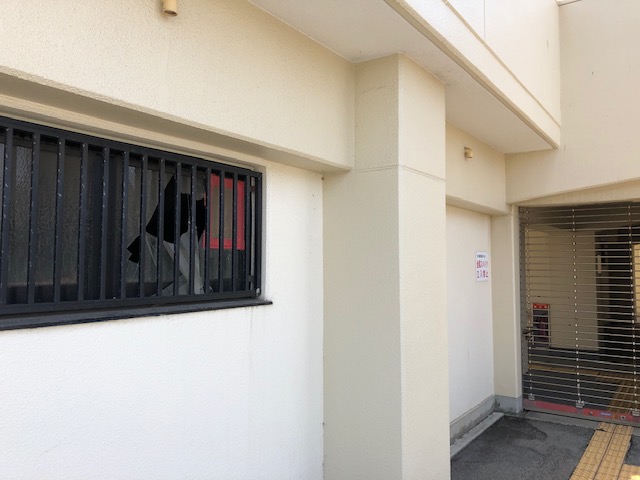 さくらエステート 大牟田店の大牟田市延命球場　ベンチ裏のブルペン　　　硝子の施工事例写真
