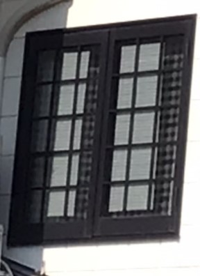 福岡トーヨー 大牟田店の窓入替の施工前の写真1