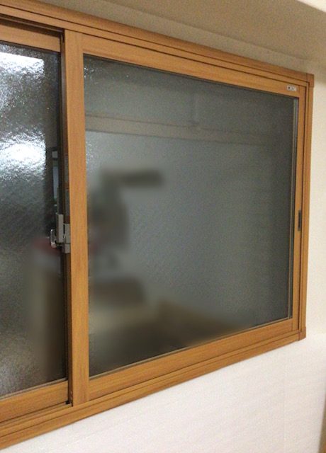 福岡トーヨー 大牟田店の内窓インプラス　・　浴室中折れドアの施工後の写真2