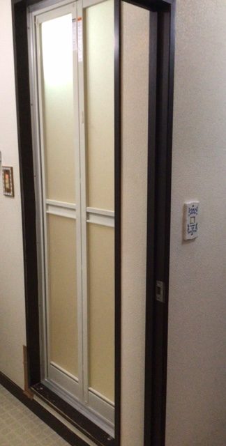 福岡トーヨー 大牟田店の内窓インプラス　・　浴室中折れドアの施工後の写真3