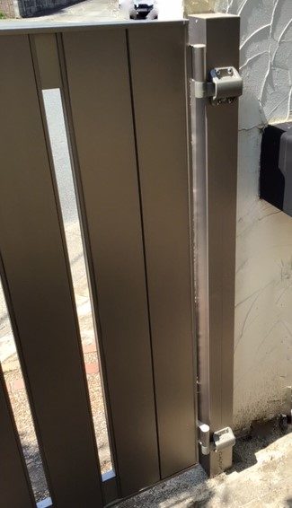 福岡トーヨー 大牟田店の門扉を新しくの施工後の写真3