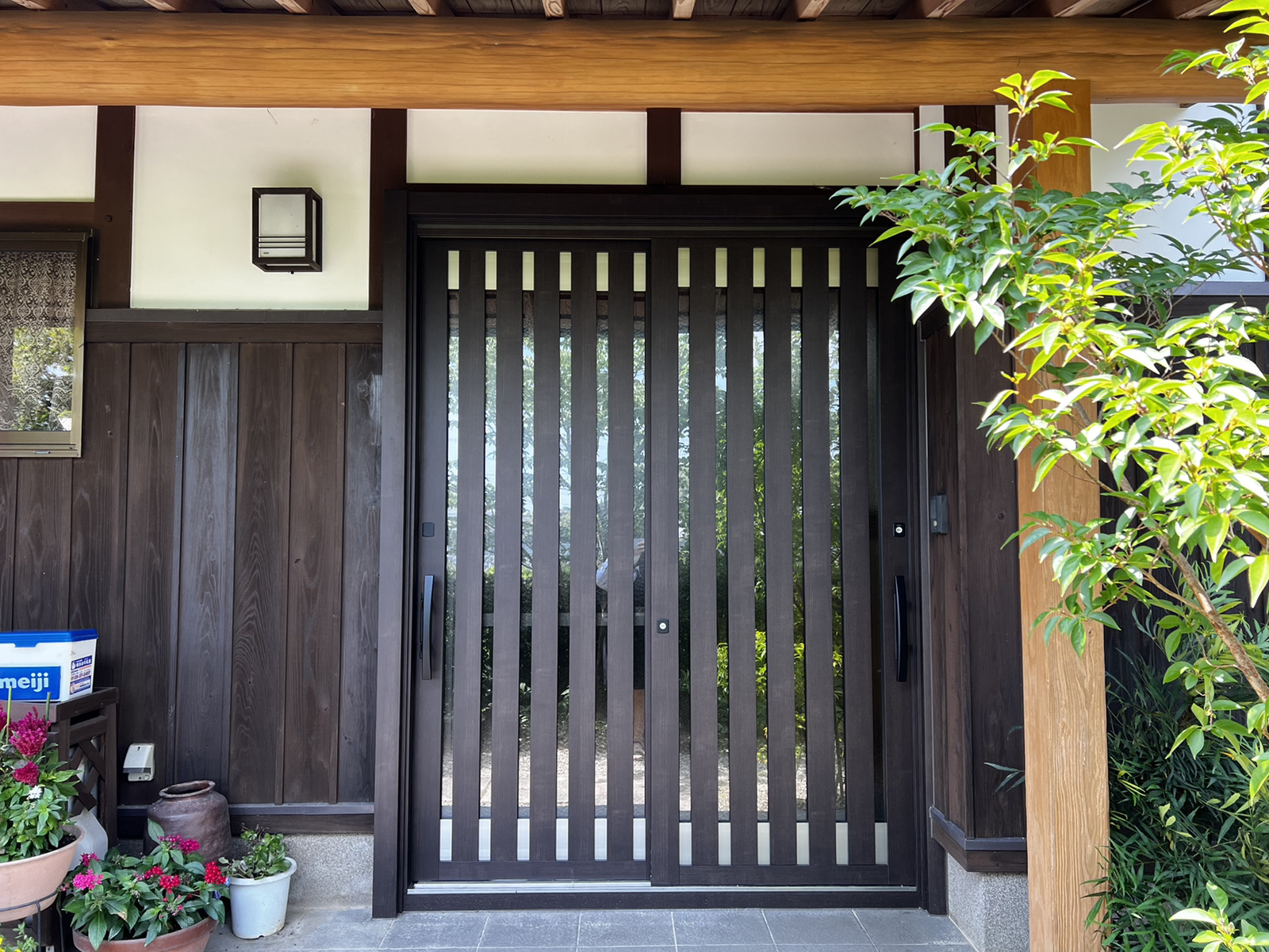 さくらエステート 大牟田店の1日でお家の顔（玄関）を替えられちゃう魔法のリシェント玄関✨の施工後の写真1