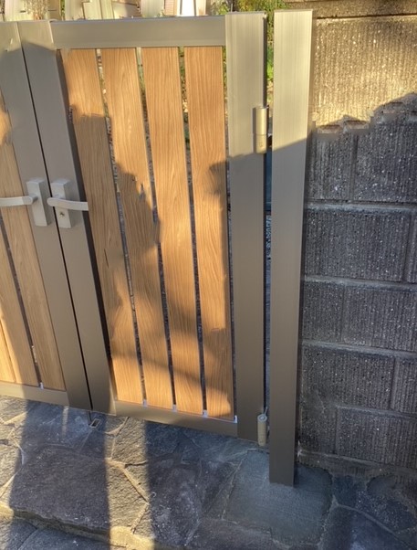 さくらエステート 大牟田店の門扉を新しくの施工後の写真2