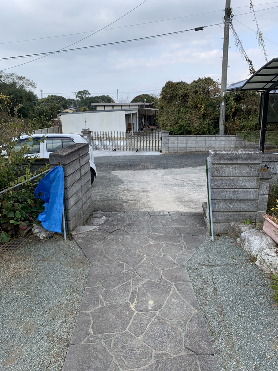 さくらエステート 大牟田店の獣🐗対策で門扉取付🐕の施工前の写真2