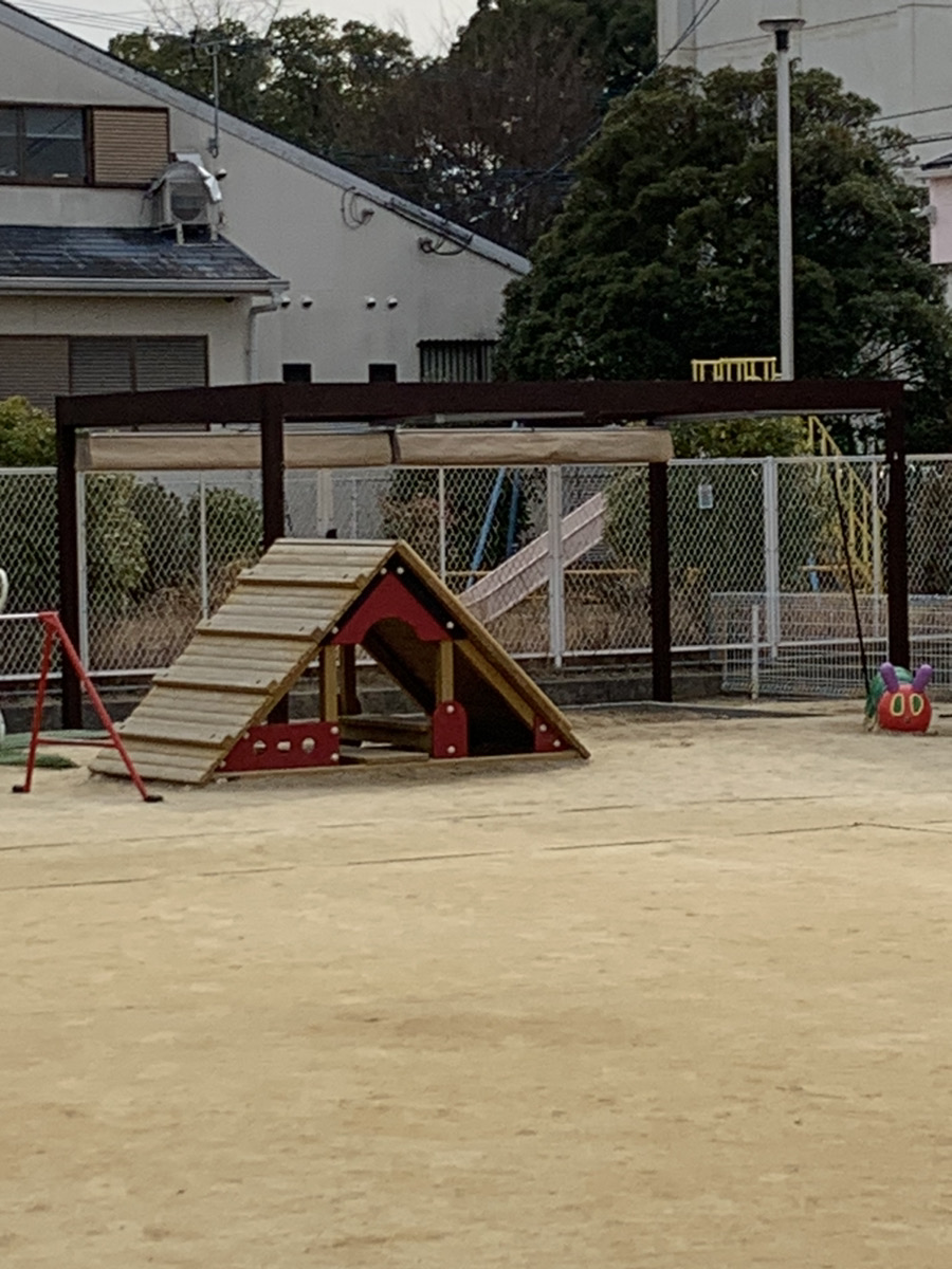 福岡トーヨー 大牟田店の砂場日除け🌄ホームヤードルーフ（パーゴラ）の施工後の写真2