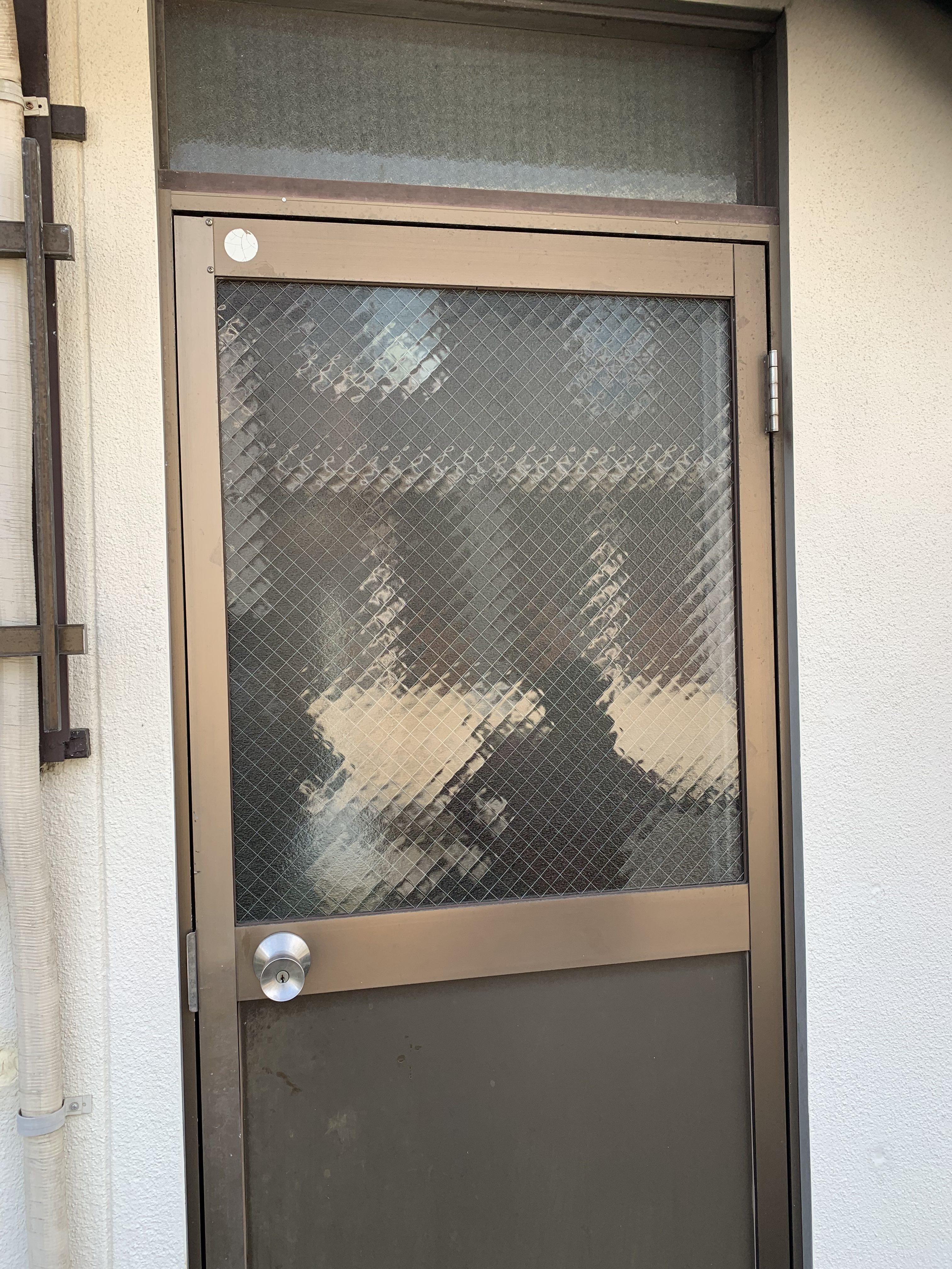 さくらエステート 大牟田店のガラス割れ替えの施工事例写真