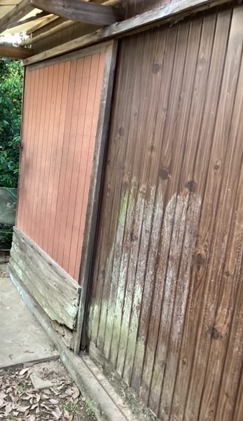 さくらエステート 大牟田店の古くなった木製引戸からサッシへの施工前の写真1