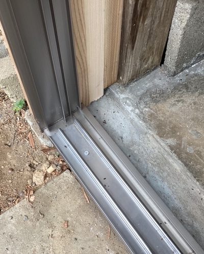 さくらエステート 大牟田店の古くなった木製引戸からサッシへの施工後の写真3