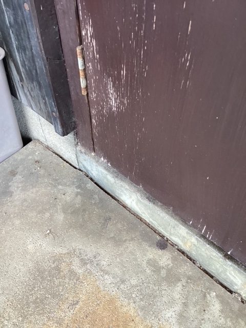 さくらエステート 大牟田店の勝手口が新しくなりました。の施工前の写真3