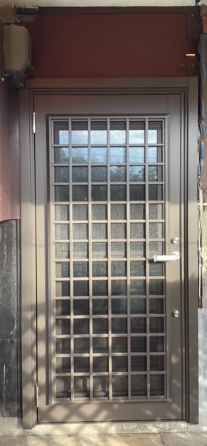 さくらエステート 大牟田店の勝手口が新しくなりました。の施工事例写真