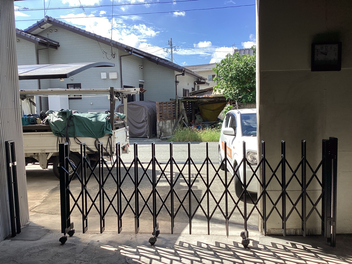 さくらエステート 大牟田店の伸縮門扉へ取替☜(ﾟヮﾟ☜)の施工後の写真2