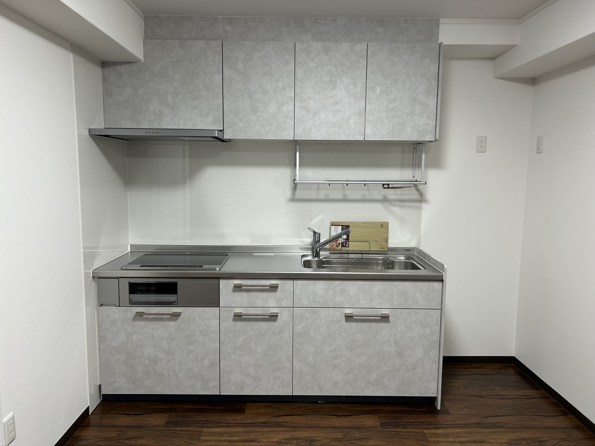 さくらエステート 大牟田店のマンションのシステムキッチン取替の施工後の写真3