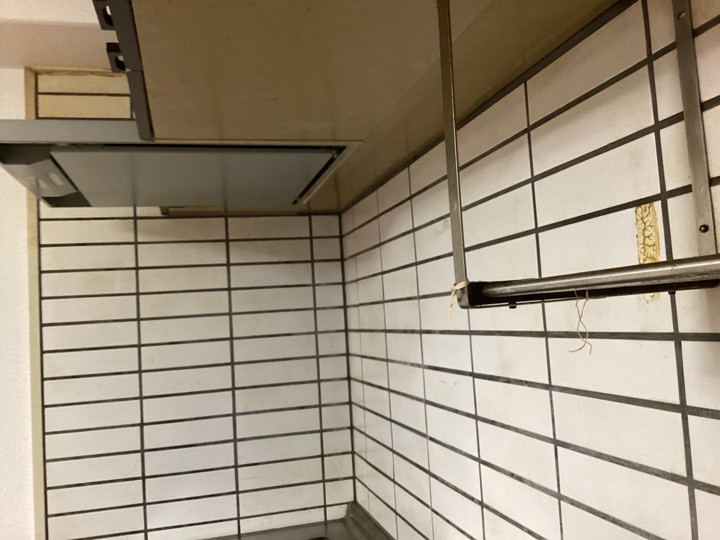 さくらエステート 大牟田店のマンションのシステムキッチン取替の施工前の写真2