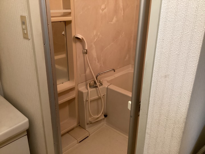 さくらエステート 大牟田店のマンションのリフォームでバスルームも　あったか！　快適！の施工前の写真2