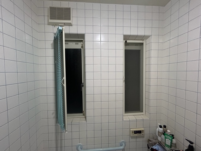 さくらエステート 大牟田店の浴室ブラインド＆素敵なトイレリフォーム　（お客様のセンスが光る内装クロス仕上げ）の施工前の写真2