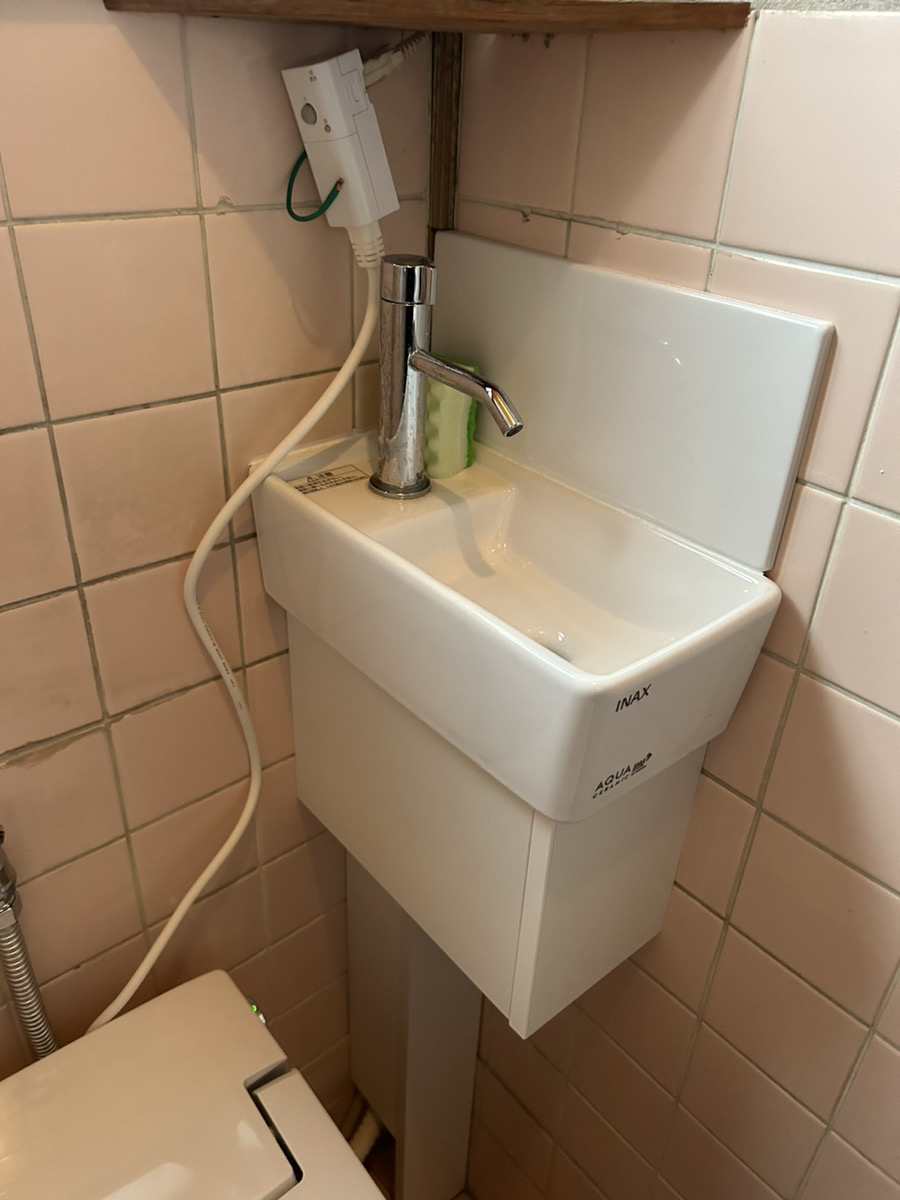 さくらエステート 大牟田店のコーナー手洗い付トイレの施工後の写真1