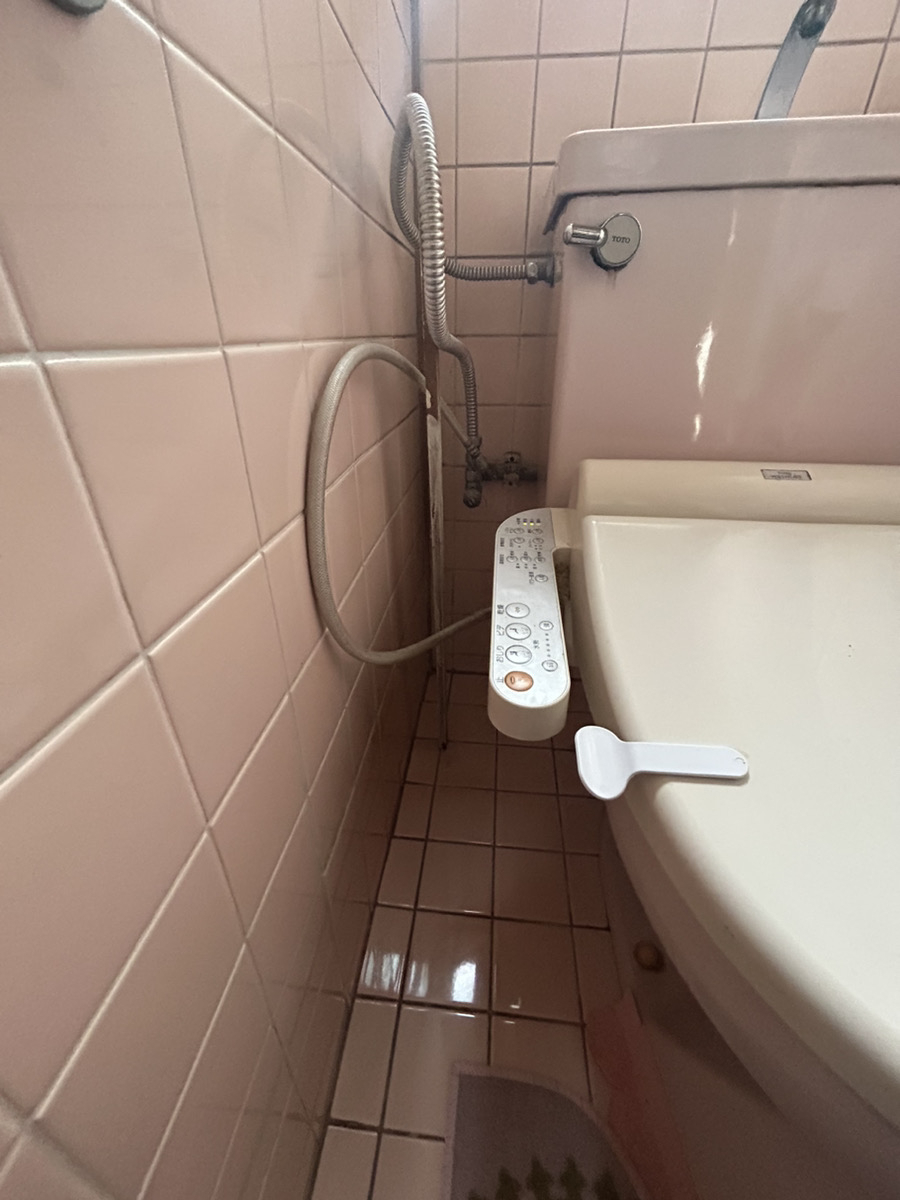 さくらエステート 大牟田店のコーナー手洗い付トイレの施工前の写真2