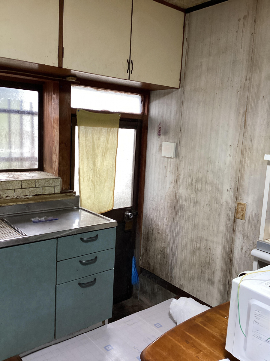 さくらエステート 大牟田店のキッチン,ガスコンロ,キッチン出窓の施工前の写真3