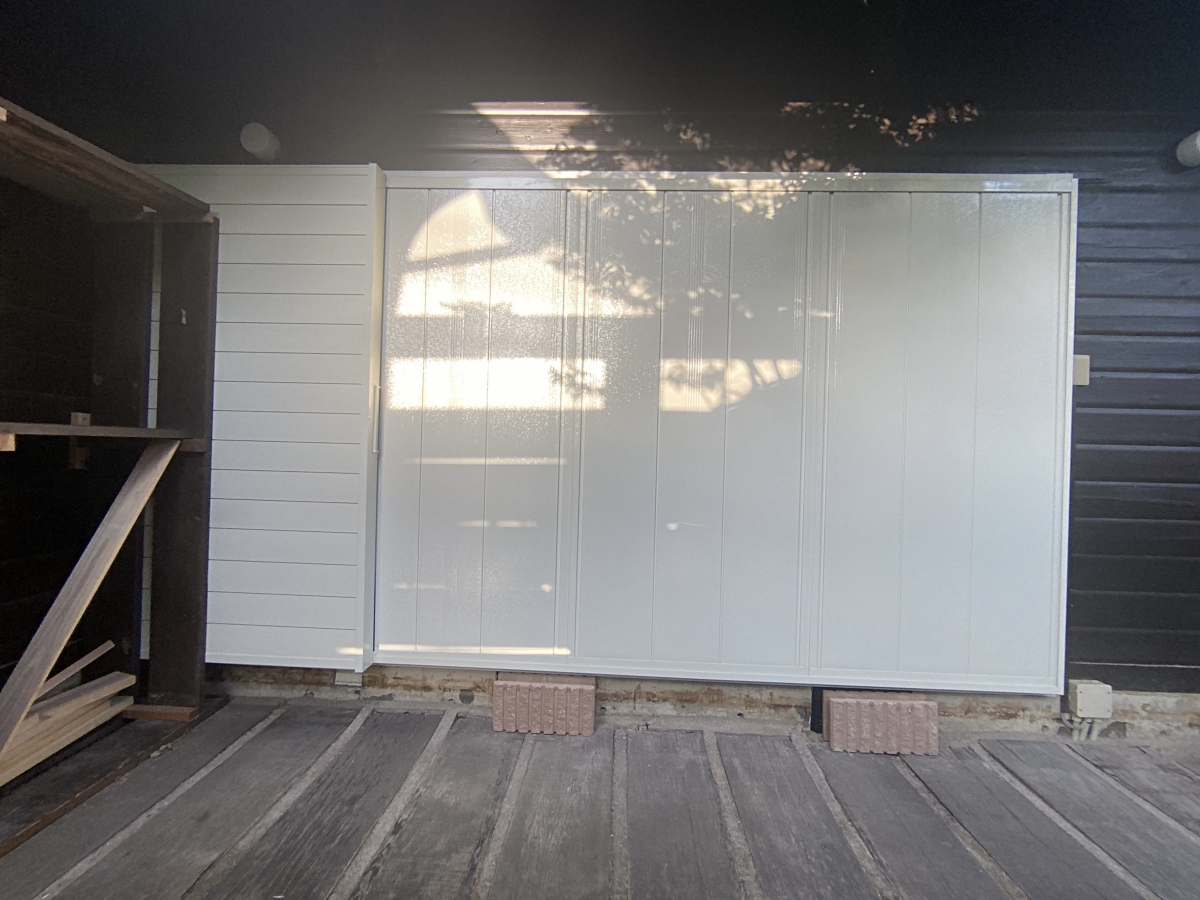 さくらエステート 大牟田店の【これで台風も安心】壊れて動かない雨戸を新しく交換の施工後の写真2