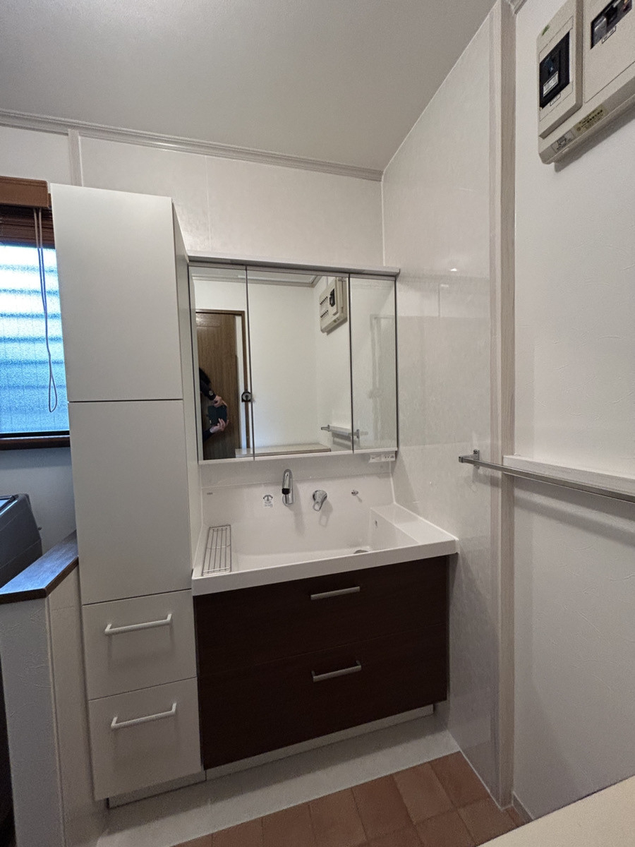 さくらエステート 大牟田店の経年劣化？　洗面化粧台の取替工事をさせて頂きました。の施工後の写真2