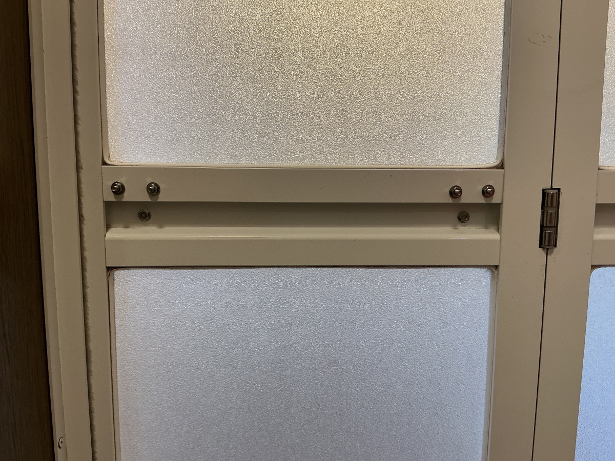 さくらエステート 大牟田店の浴室ドアが開かない！古いドアも加工で快適に再生の施工後の写真3