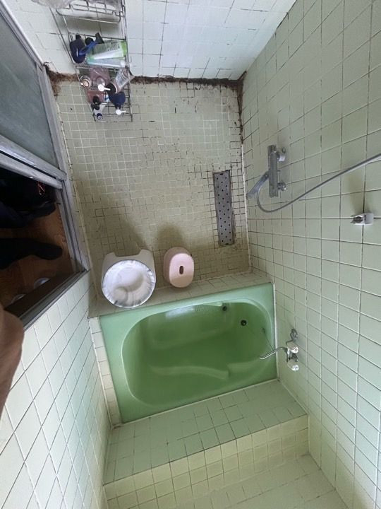 さくらエステート 大牟田店の壊さずキレイ！床が冷たい浴室を快適に！築40年の家のお風呂改善事例の施工前の写真3