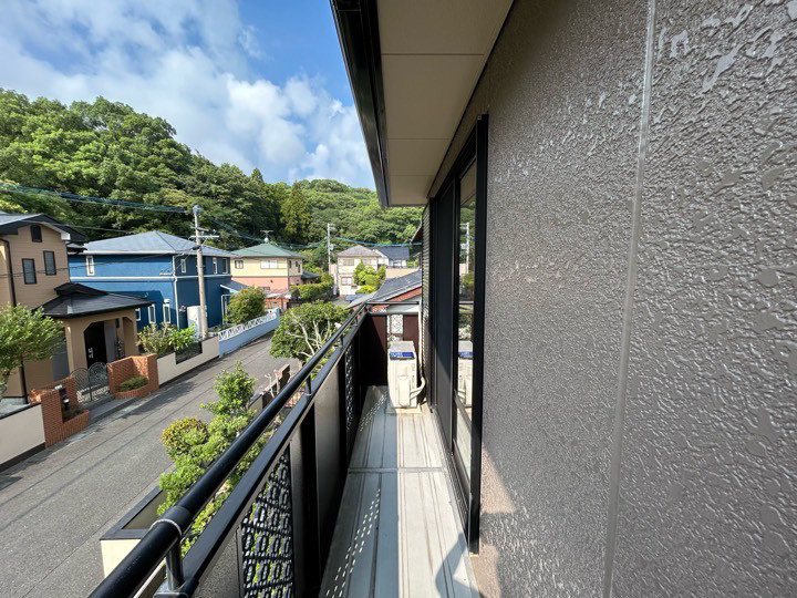 さくらエステート 大牟田店のお洒落なスタイルシェードを施工させて頂きました。の施工前の写真2